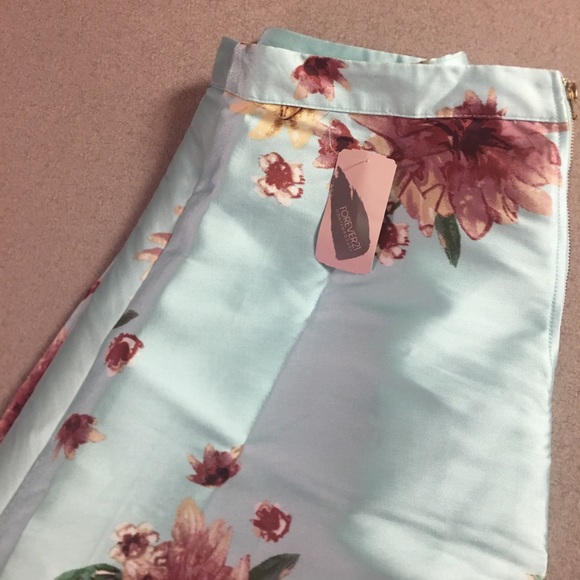 Skirt set - NEW with tags! - Picture 3 of 4